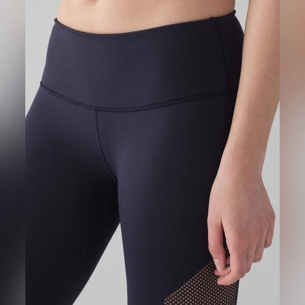 Lululemon Reveal 7/8 Tight size 4